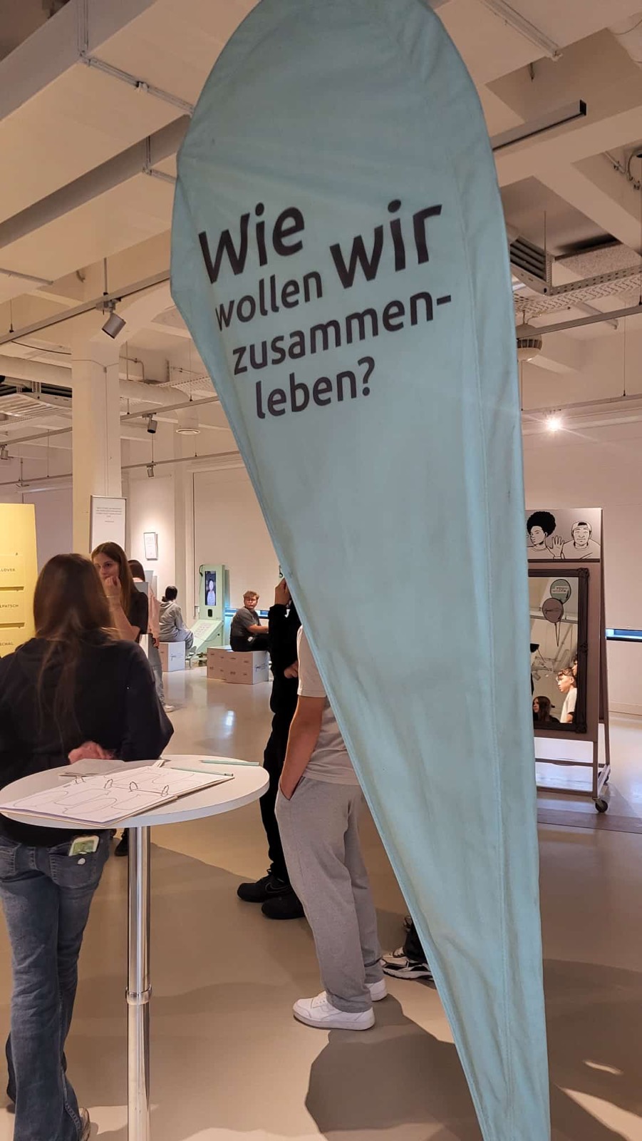 „Mit viel mehr Liebe!“ – Jugendliche setzen sich mit Migration auseinander